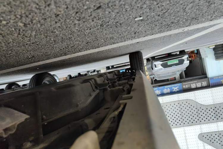 Used Leapmotor T03 2024 403 Comfort Edition Right Side Sill