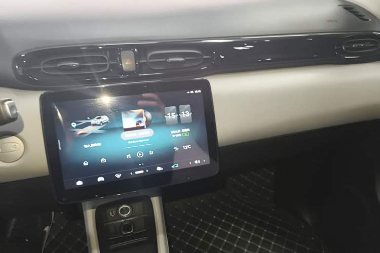 Used Leapmotor T03 2024 200 Lite Edition Audio And AC Panel