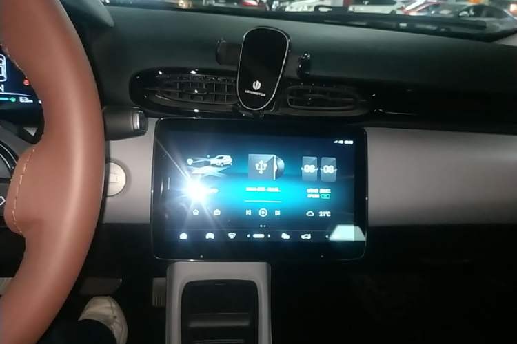 Used Leapmotor T03 2024 200 Lite Edition Audio And AC Panel