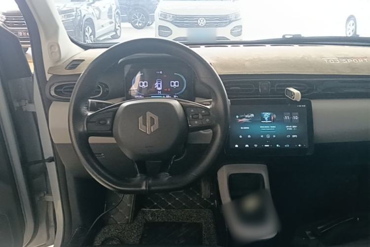 Used Leapmotor T03 2024 200 Lite Edition Center Console