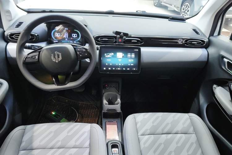 Used Leapmotor T03 2024 403 Comfort Edition Center Console