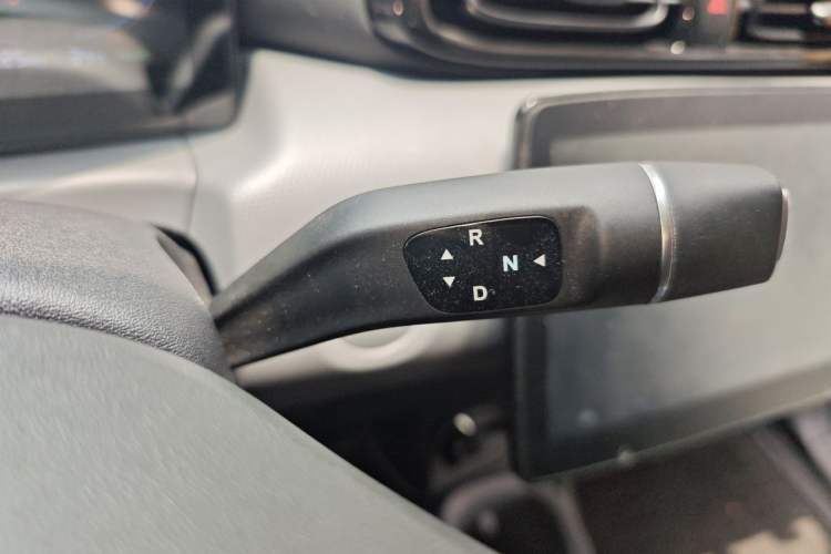 Used Leapmotor T03 2024 310 Comfort Edition Gear Lever