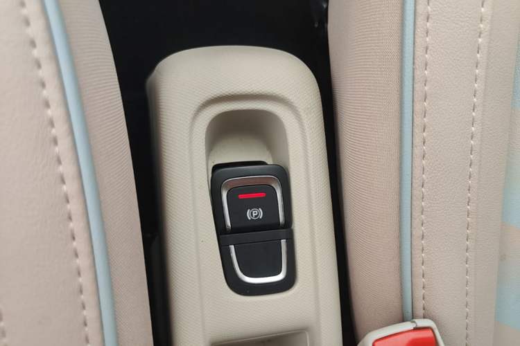 Used Leapmotor T03 2024 403 Comfort Edition Gear Lever
