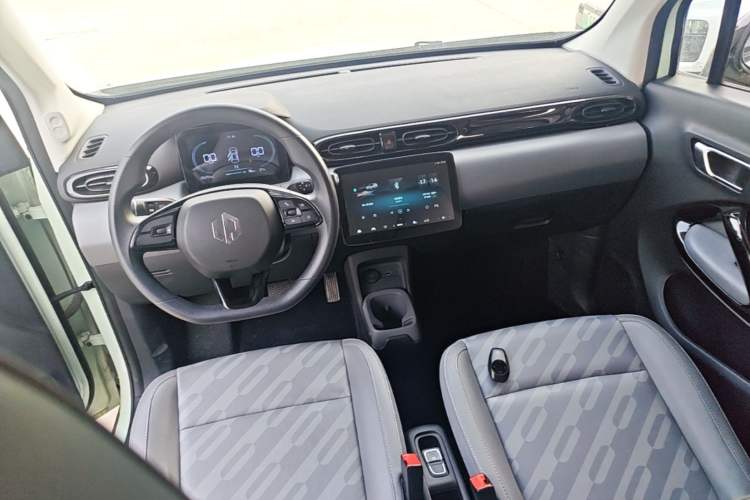 Used Leapmotor T03 2024 403 Comfort Edition Center Console