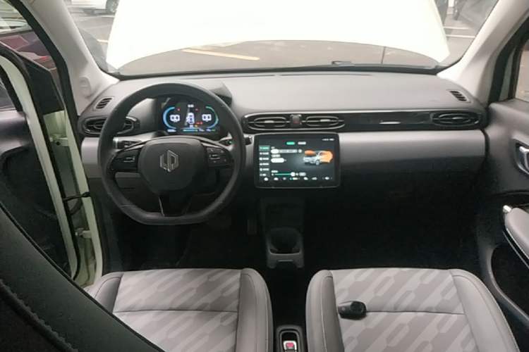 Used Leapmotor T03 2024 403 Comfort Edition Center Console