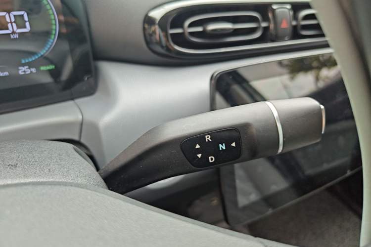 Used Leapmotor T03 2024 403 Comfort Edition Gear Lever