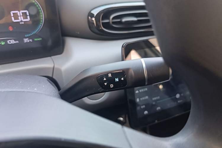 Used Leapmotor T03 2024 403 Comfort Edition Gear Lever