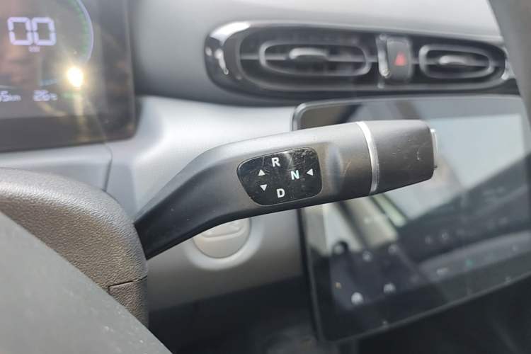 Used Leapmotor T03 2024 403 Comfort Edition Gear Lever