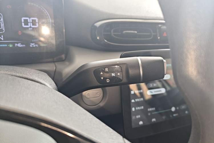 Used Leapmotor T03 2024 403 Comfort Edition Gear Lever
