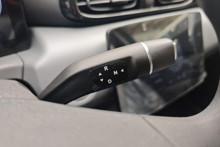 Used Leapmotor T03 2024 310 Comfort Edition Gear Lever