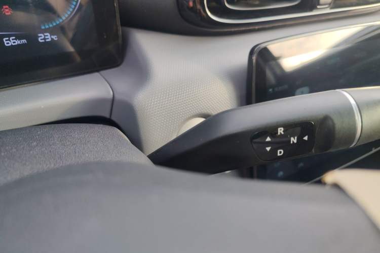 Used Leapmotor T03 2024 403 Comfort Edition Gear Lever