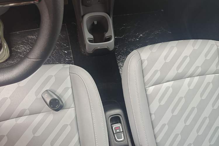 Used Leapmotor T03 2024 403 Comfort Edition Gear Lever