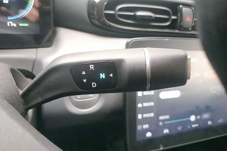 Used Leapmotor T03 2024 403 Comfort Edition Gear Lever