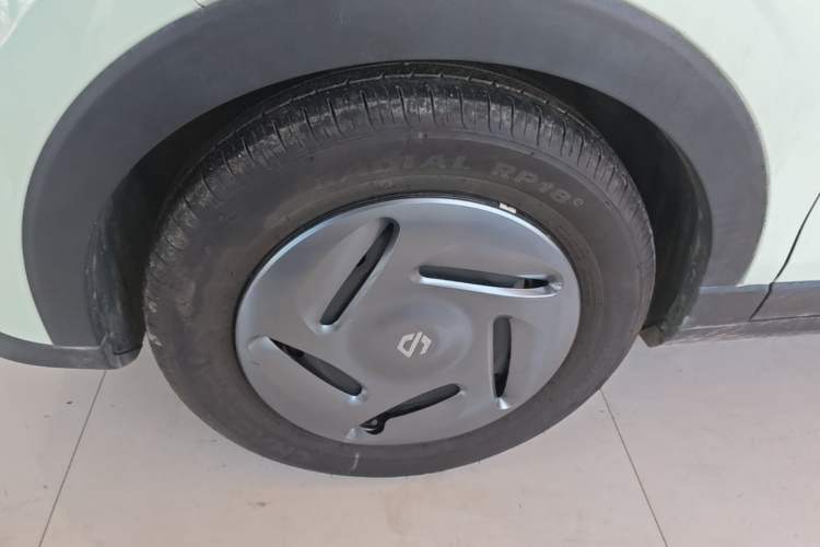 Used Leapmotor T03 2024 200 Lite Edition Left Front Wheel Hub