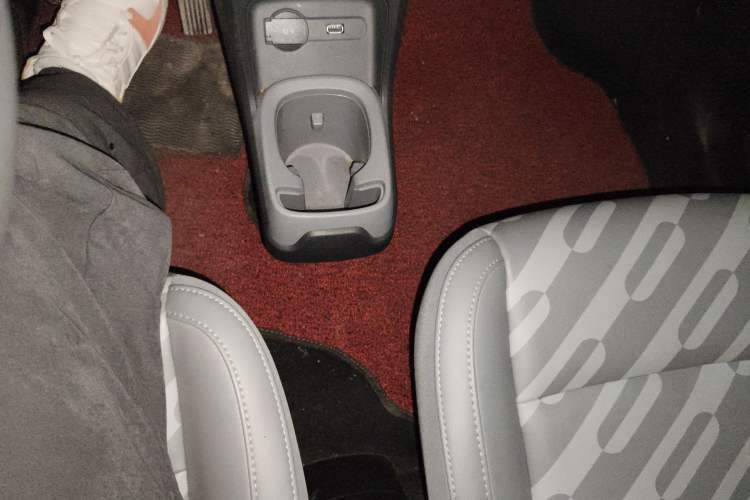 Used Leapmotor T03 2024 403 Comfort Edition Gear Lever