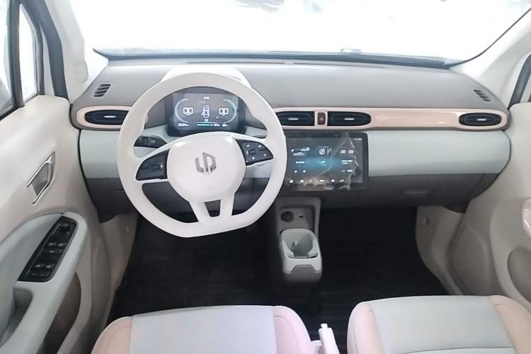 Used Leapmotor T03 2024 200 Lite Edition Center Console