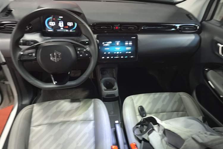 Used Leapmotor T03 2024 200 Lite Edition Center Console