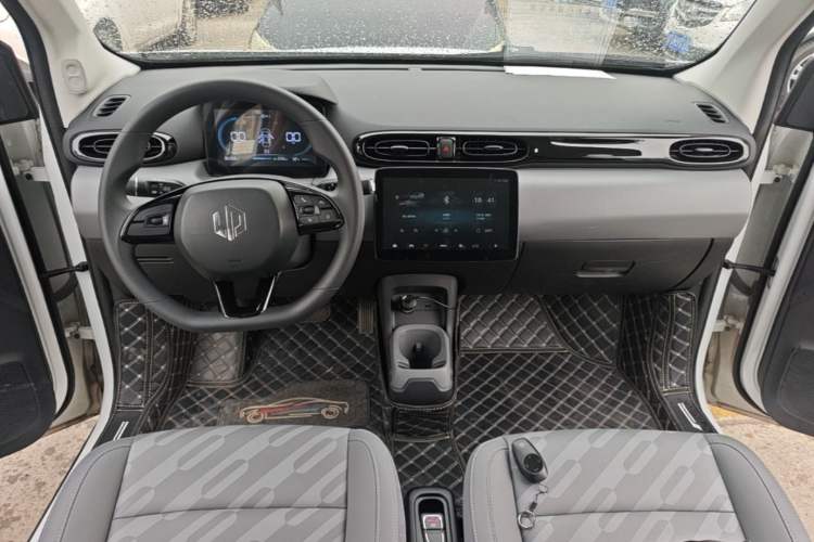 Used Leapmotor T03 2024 403 Comfort Edition Center Console
