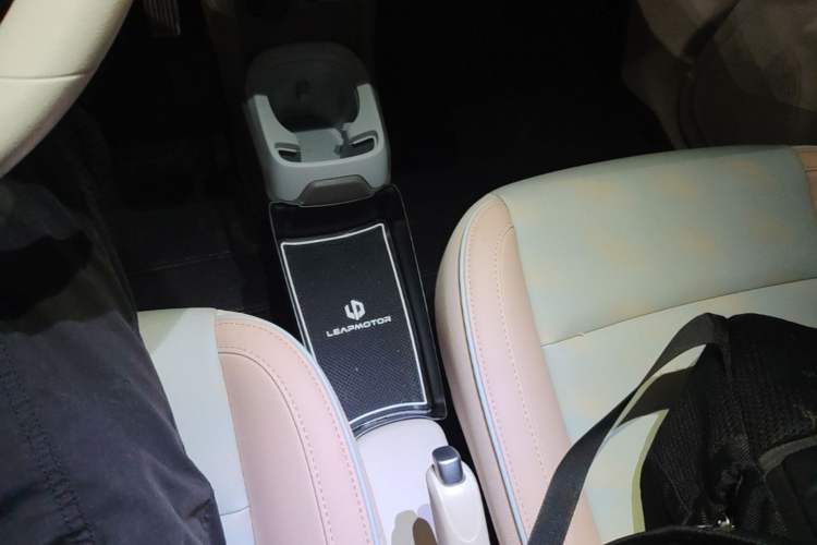 Used Leapmotor T03 2024 200 Lite Edition Gear Lever