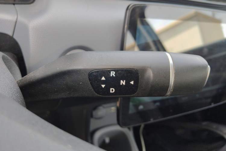 Used Leapmotor T03 2024 403 Comfort Edition Gear Lever