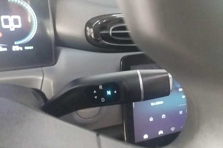 Used Leapmotor T03 2024 310 Comfort Edition Gear Lever
