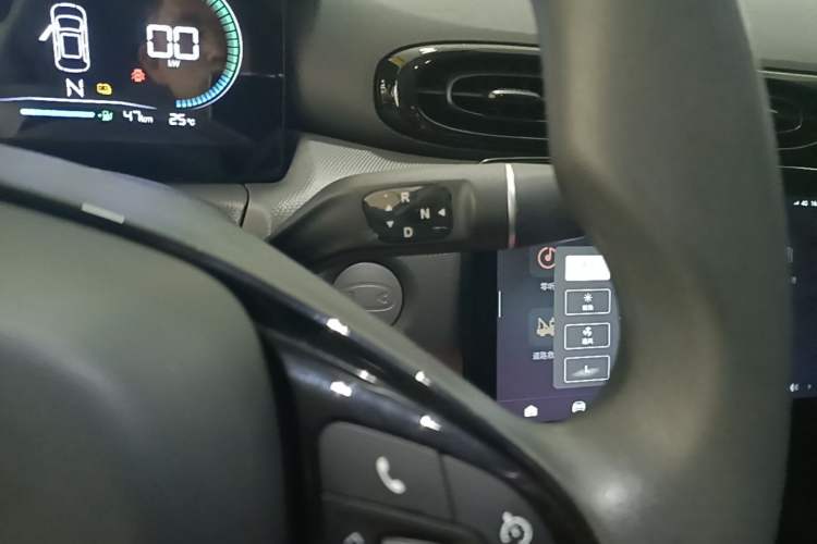 Used Leapmotor T03 2024 310 Comfort Edition Gear Lever