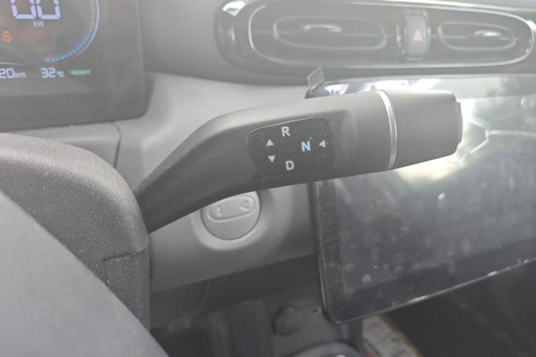 Used Leapmotor T03 2024 310 Comfort Edition Gear Lever