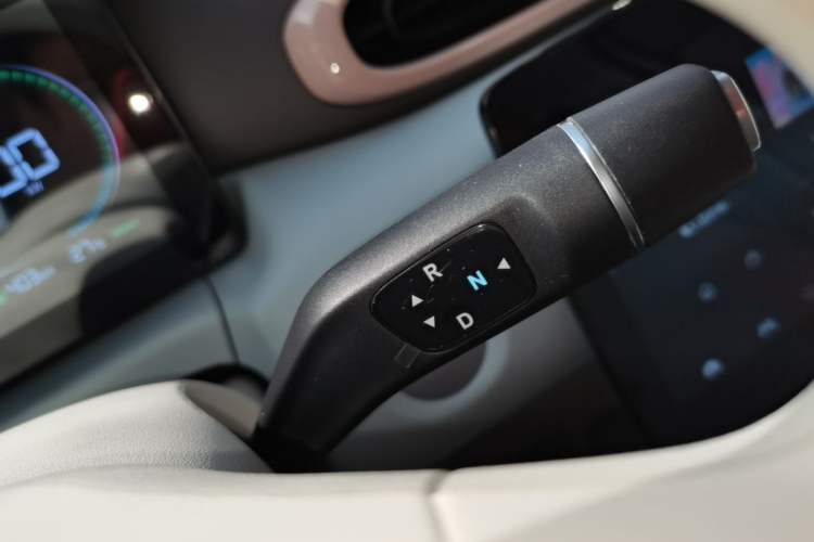 Used Leapmotor T03 2024 403 Comfort Edition Gear Lever