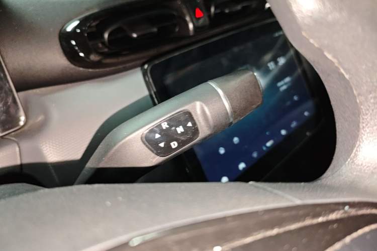 Used Leapmotor T03 2024 310 Comfort Edition Gear Lever