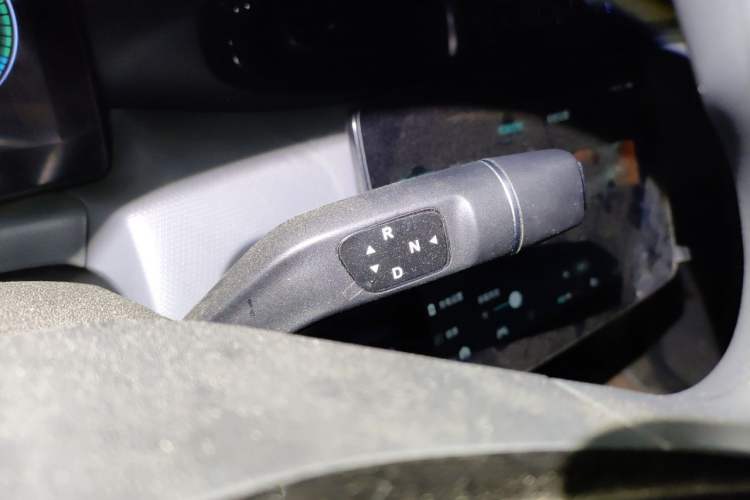 Used Leapmotor T03 2024 310 Comfort Edition Gear Lever