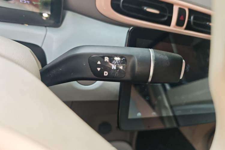 Used Leapmotor T03 2024 200 Lite Edition Gear Lever
