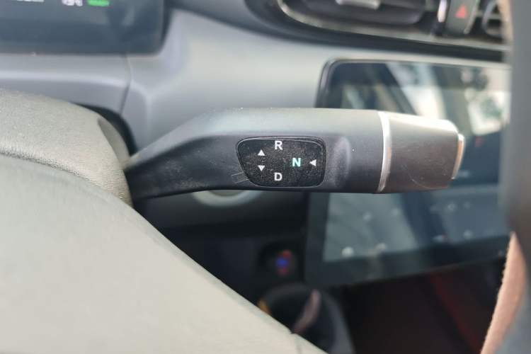 Used Leapmotor T03 2024 310 Comfort Edition Gear Lever