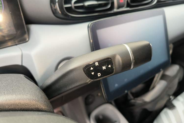 Used Leapmotor T03 2024 310 Comfort Edition Gear Lever