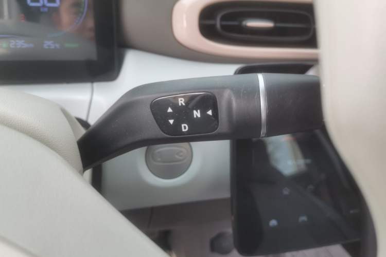 Used Leapmotor T03 2024 310 Comfort Edition Gear Lever