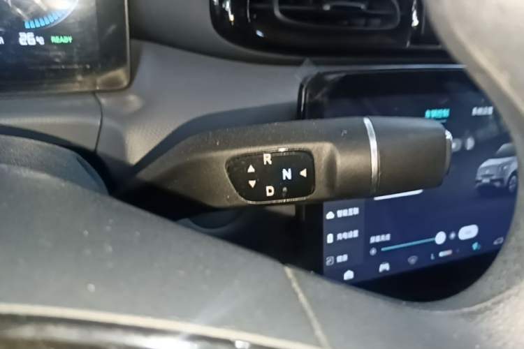 Used Leapmotor T03 2024 310 Comfort Edition Gear Lever