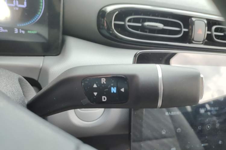 Used Leapmotor T03 2024 403 Comfort Edition Gear Lever