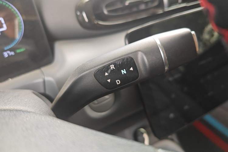 Used Leapmotor T03 2024 403 Comfort Edition Gear Lever