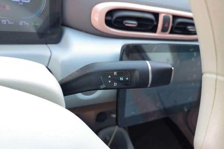 Used Leapmotor T03 2024 403 Comfort Edition Gear Lever