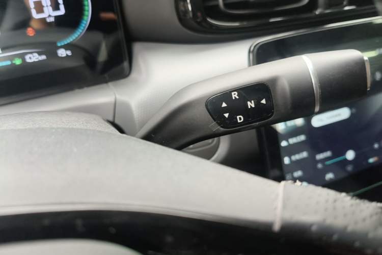 Used Leapmotor T03 2024 403 Comfort Edition Gear Lever