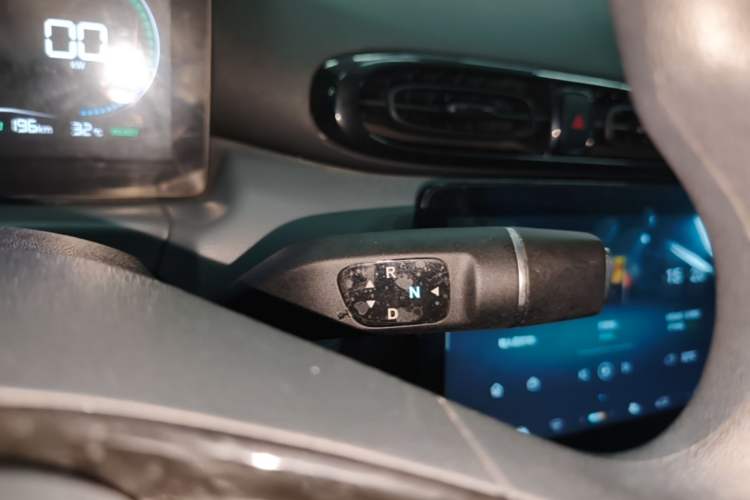Used Leapmotor T03 2024 200 Lite Edition Gear Lever