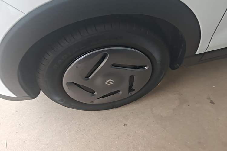Used Leapmotor T03 2024 200 Lite Edition Left Front Wheel Hub