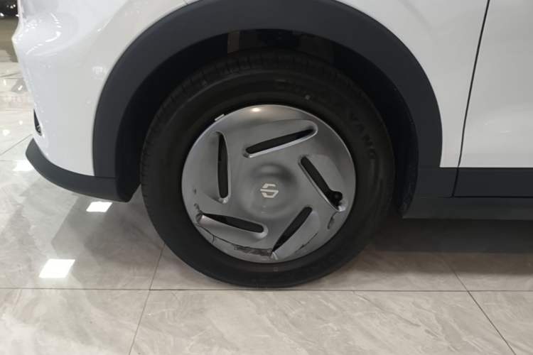 Used Leapmotor T03 2024 200 Lite Edition Left Front Wheel Hub