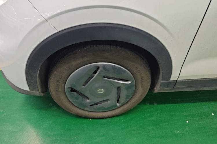 Used Leapmotor T03 2024 200 Lite Edition Left Front Wheel Hub