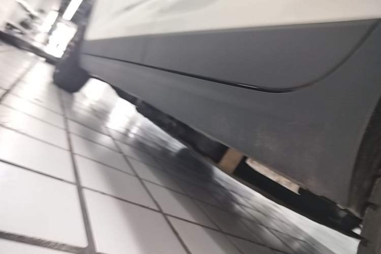 Used Leapmotor T03 2024 200 Lite Edition Left Side Sill