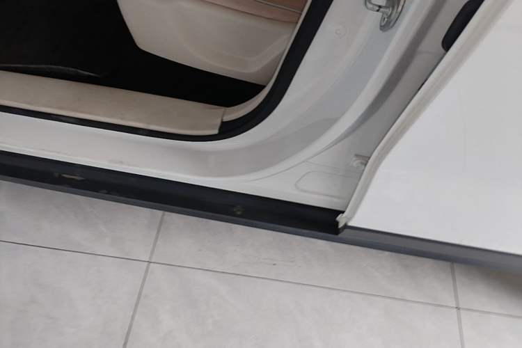 Used Leapmotor T03 2024 200 Lite Edition Left Side Sill