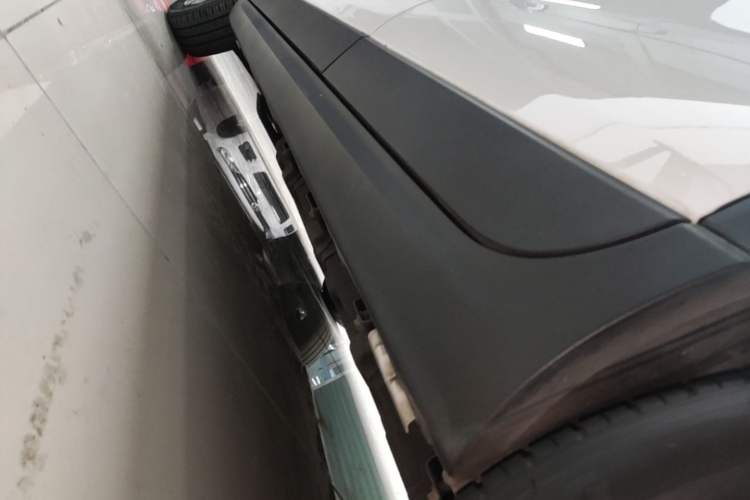 Used Leapmotor T03 2024 310 Comfort Edition Left Side Sill