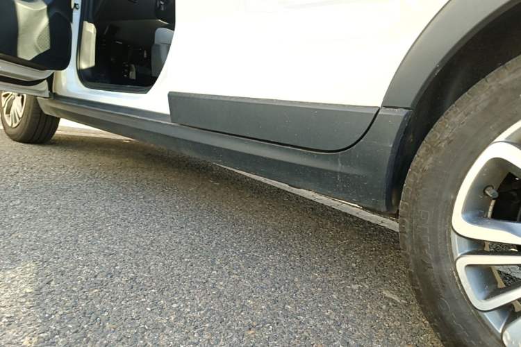 Used Leapmotor T03 2024 310 Comfort Edition Left Side Sill