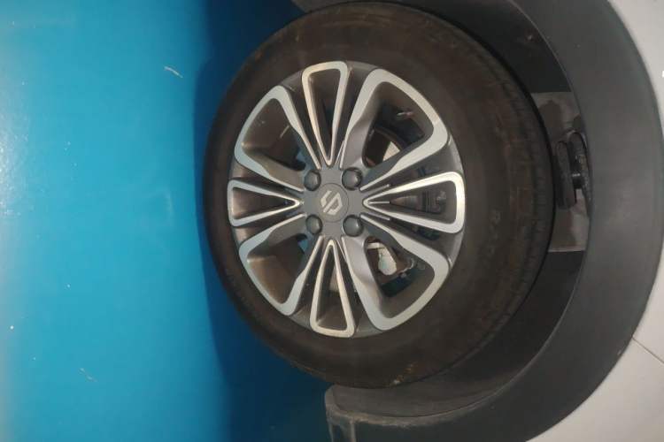 Used Leapmotor T03 2024 310 Comfort Edition Right Front Wheel Hub