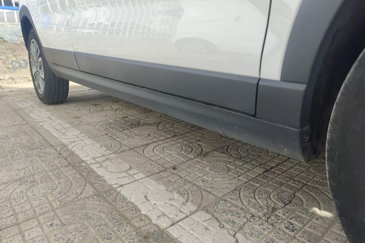 Used Leapmotor T03 2024 310 Comfort Edition Right Side Sill