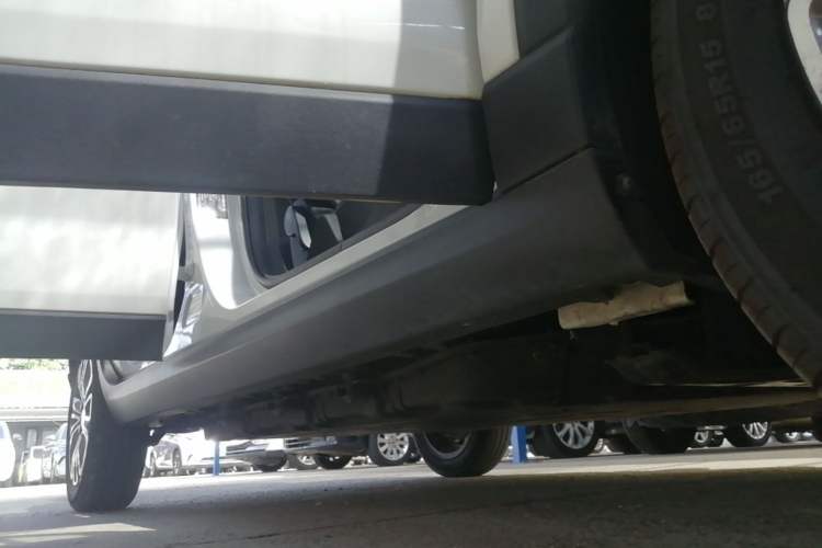 Used Leapmotor T03 2024 310 Comfort Edition Right Side Sill